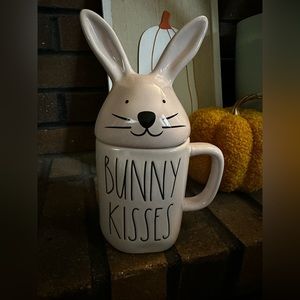 Rae Dunn ‘bunny kisses’ coffee mug with lid